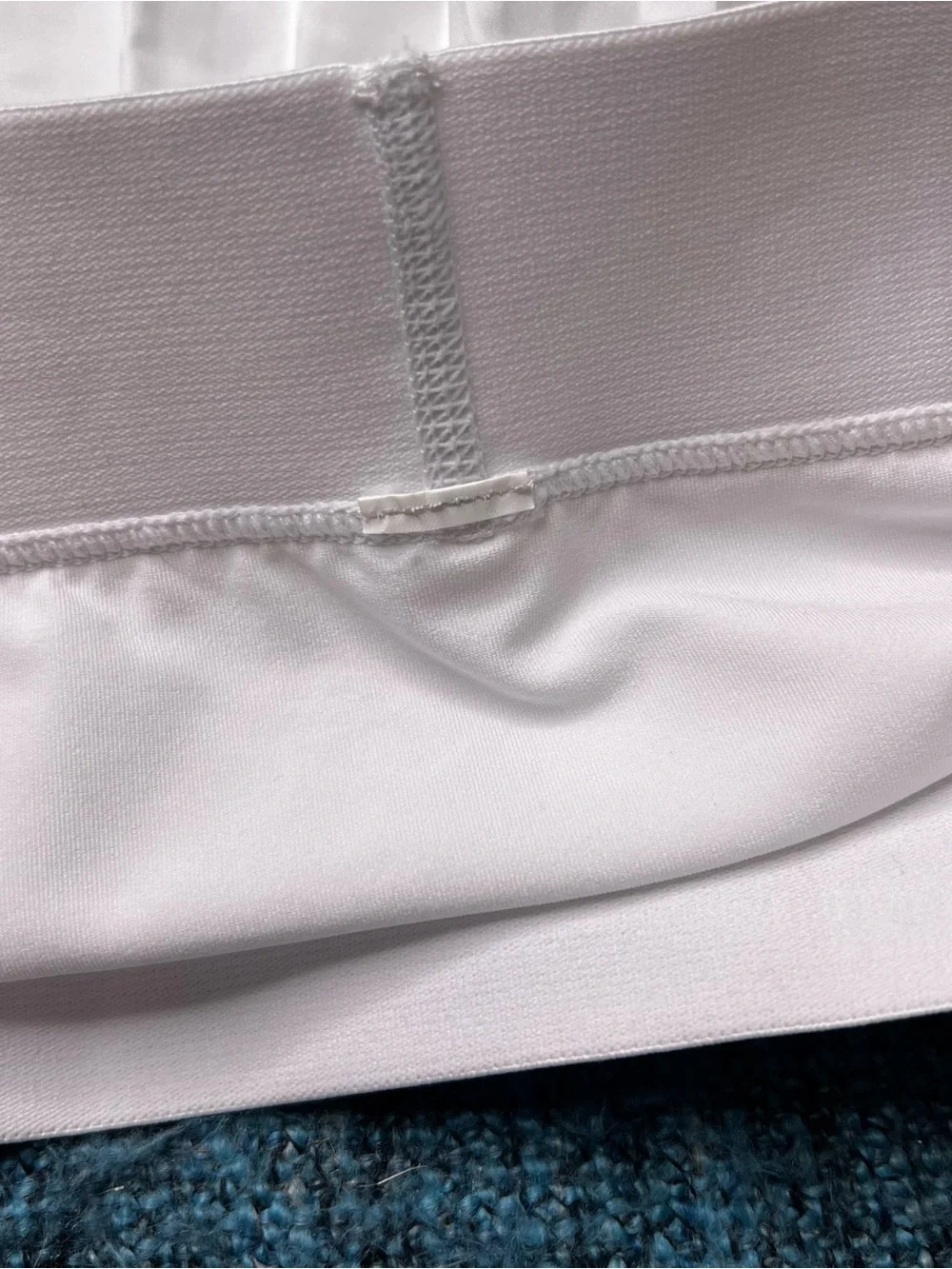 Alo Yoga Aces Tennis Skirt in White Women's XS/Small Pickleball Pleated Skort
